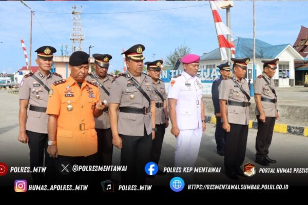 Kapolres Kep. Mentawai Pimpin Upacara Tabur Bunga Dalam Rangka Hut Bhayangkara Ke- 79