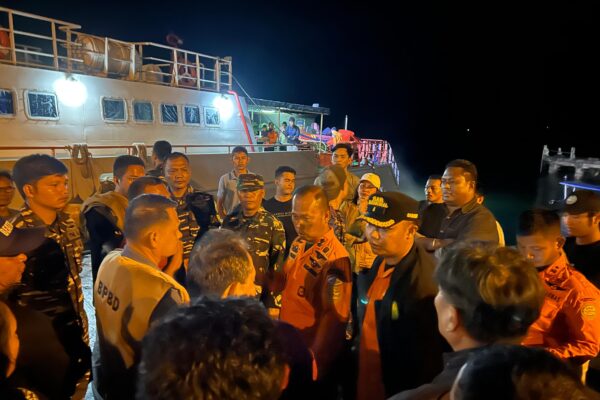 Boat Terbalik di Selat Sipora, Tim SAR Mentawai Lakukan Operasi Pencarian.